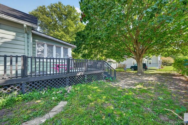 202 E Saint Clair Street, Almont, MI 48003