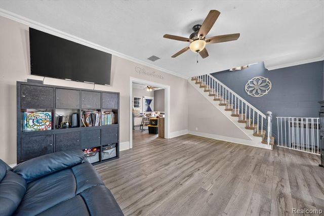 202 E Saint Clair Street, Almont, MI 48003