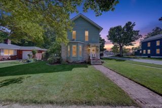 202 E Saint Clair Street, Almont, MI 48003