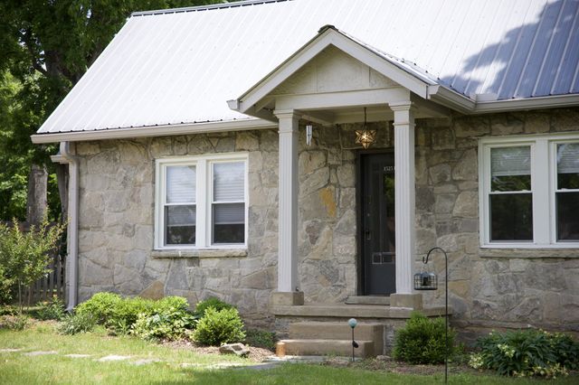 1525 Riverside Dr, Nashville, TN 37206