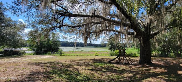 279 COOPER LAKE Drive, Interlachen, FL 32148