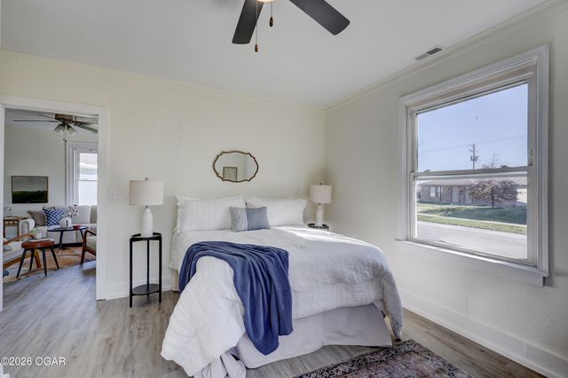 2212 S Joplin Avenue, Joplin, MO 64804