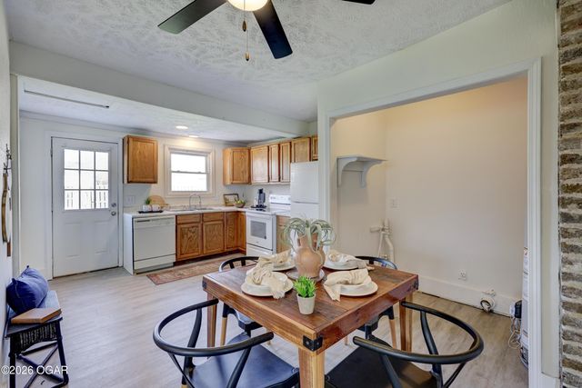 2212 S Joplin Avenue, Joplin, MO 64804