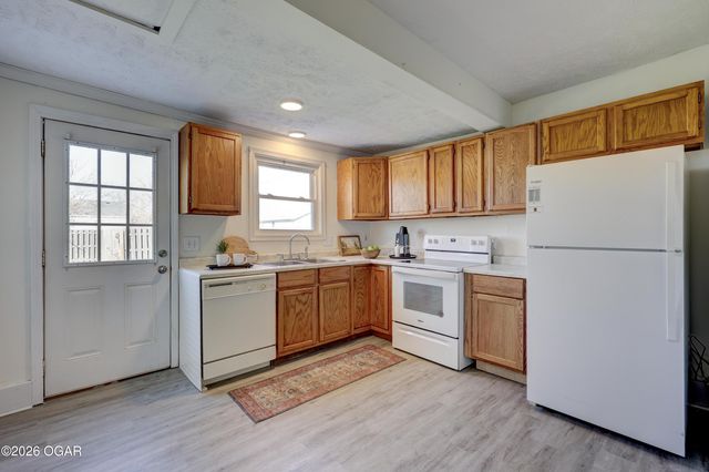 2212 S Joplin Avenue, Joplin, MO 64804