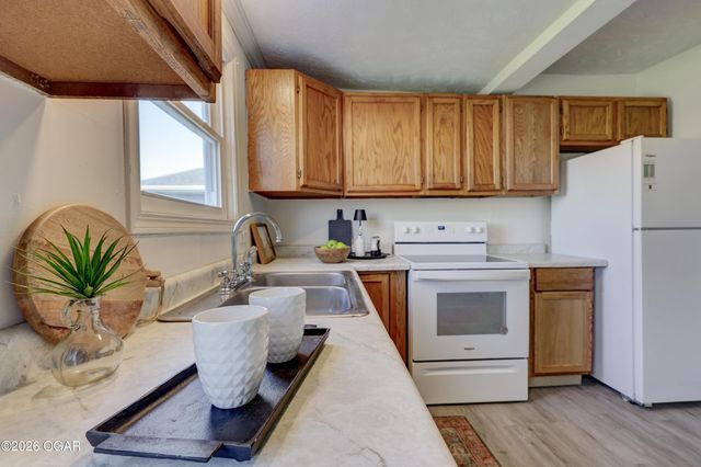 2212 S Joplin Avenue, Joplin, MO 64804