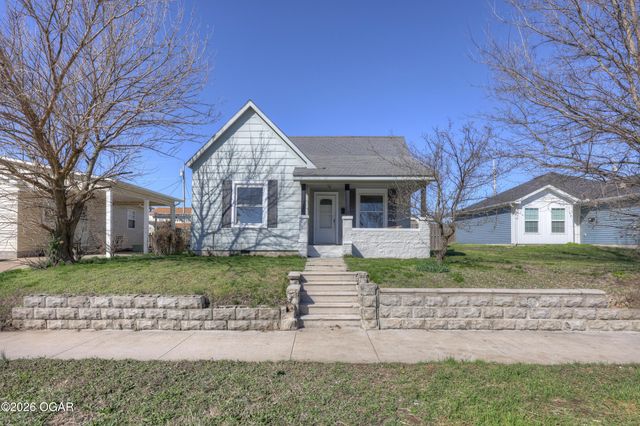 2212 S Joplin Avenue, Joplin, MO 64804