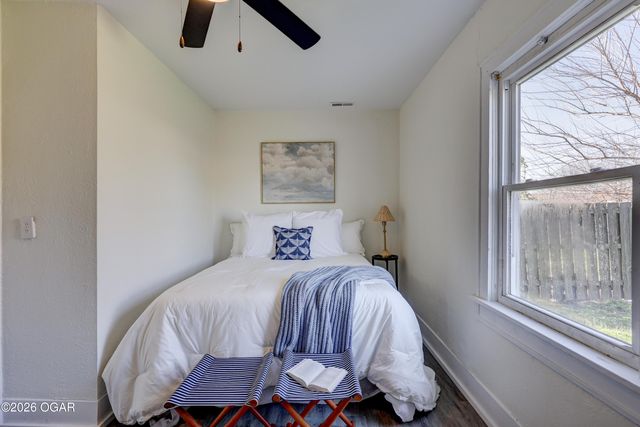 2212 S Joplin Avenue, Joplin, MO 64804