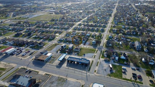 2212 S Joplin Avenue, Joplin, MO 64804