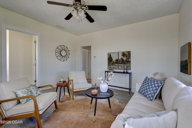 2212 S Joplin Avenue, Joplin, MO 64804