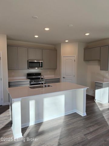 6516 Fair Ridge Ln, Louisville, KY 40291