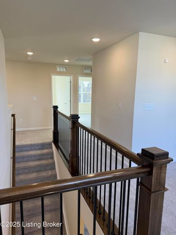 6516 Fair Ridge Ln, Louisville, KY 40291