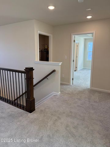 6516 Fair Ridge Ln, Louisville, KY 40291