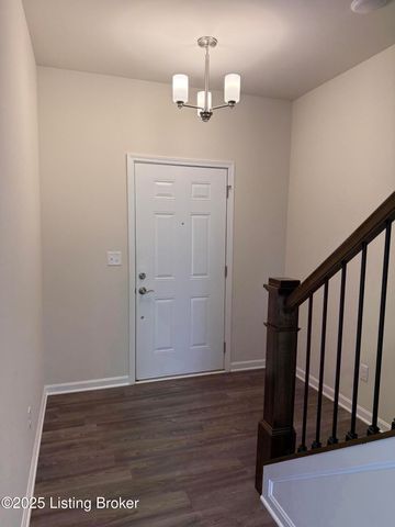 6516 Fair Ridge Ln, Louisville, KY 40291