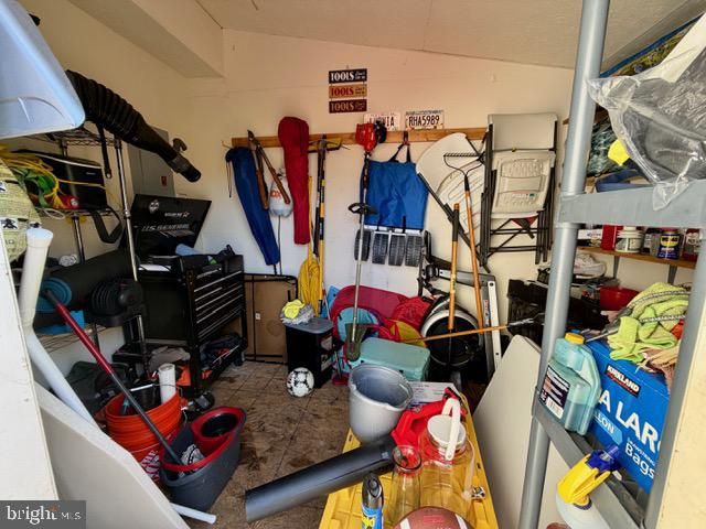 2817 PAPERMILL RD, Winchester, VA 22601