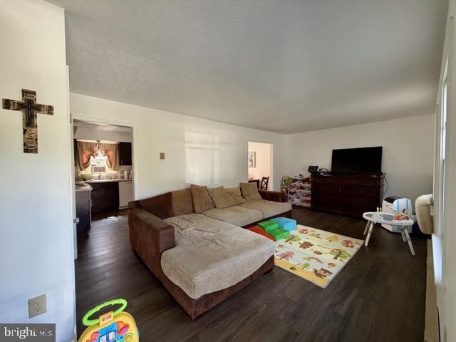 2817 PAPERMILL RD, Winchester, VA 22601