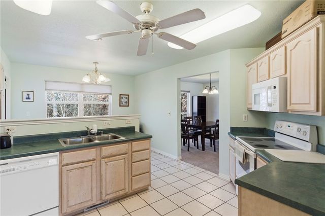 12 Lyndhurst Drive, Bella Vista, AR 72714