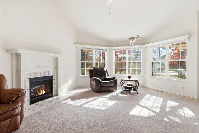 12 Lyndhurst Drive, Bella Vista, AR 72714