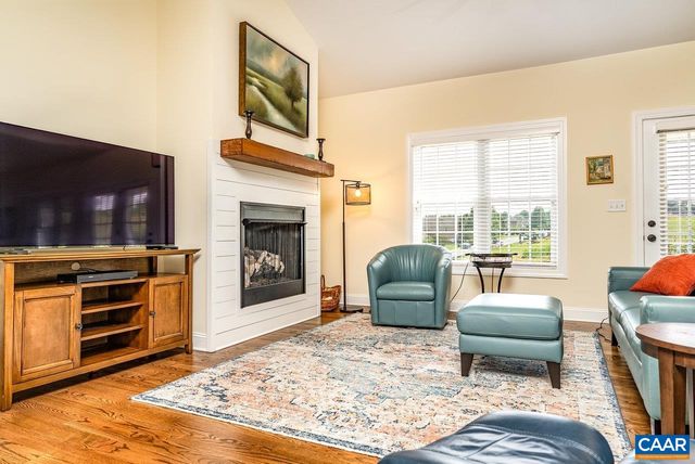 219 HEATHER LN, Staunton, VA 24401