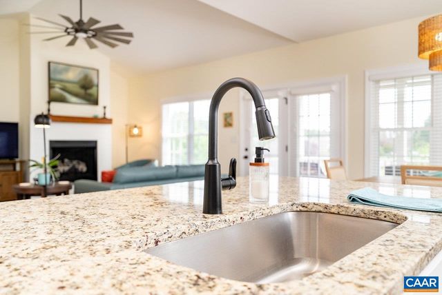 219 HEATHER LN, Staunton, VA 24401