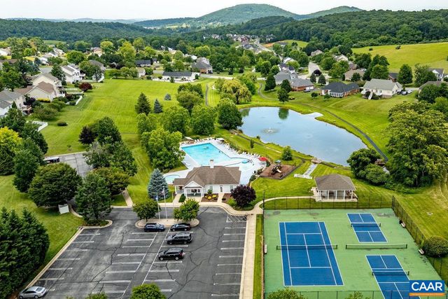 219 HEATHER LN, Staunton, VA 24401