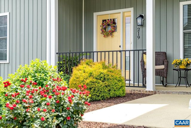 219 HEATHER LN, Staunton, VA 24401