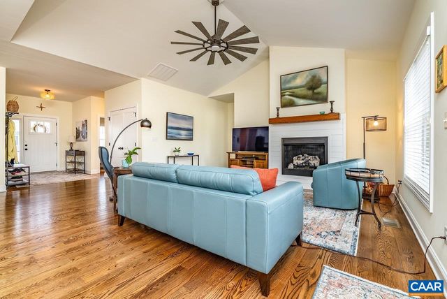 219 HEATHER LN, Staunton, VA 24401