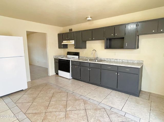 1602 W Fremont Road, Phoenix, AZ 85041
