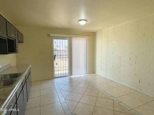 1602 W Fremont Road, Phoenix, AZ 85041