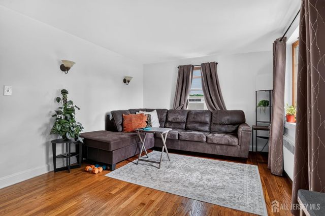 41 Westervelt Avenue, Edison, NJ 08817