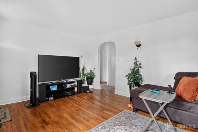 41 Westervelt Avenue, Edison, NJ 08817