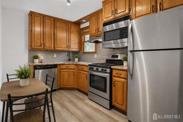 41 Westervelt Avenue, Edison, NJ 08817