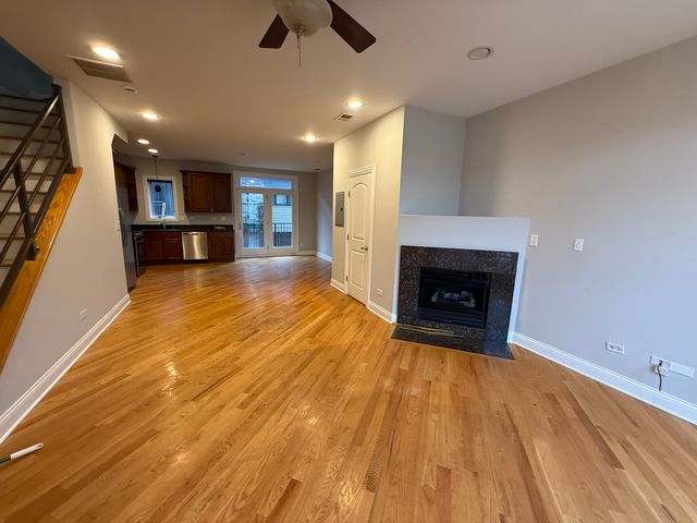7016 W MEDILL Avenue, Chicago, IL 60707
