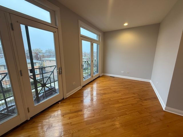 7016 W MEDILL Avenue, Chicago, IL 60707