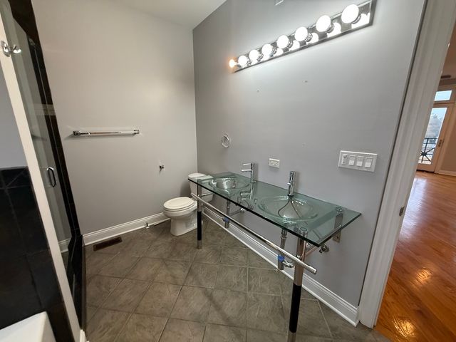 7016 W MEDILL Avenue, Chicago, IL 60707