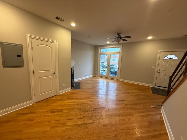 7016 W MEDILL Avenue, Chicago, IL 60707