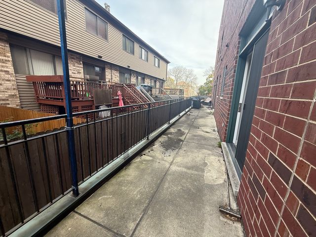 7016 W MEDILL Avenue, Chicago, IL 60707