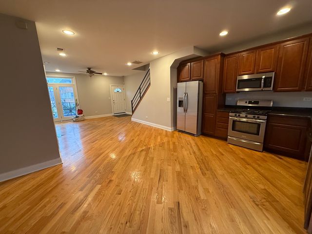 7016 W MEDILL Avenue, Chicago, IL 60707