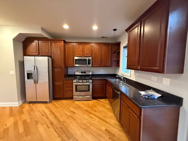 7016 W MEDILL Avenue, Chicago, IL 60707