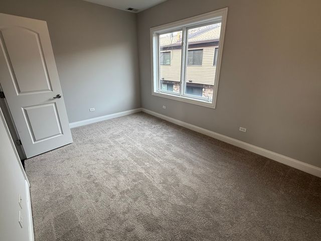 7016 W MEDILL Avenue, Chicago, IL 60707