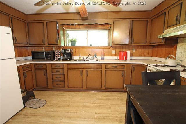 619 Garrison Avenue, Charleston, WV 25302