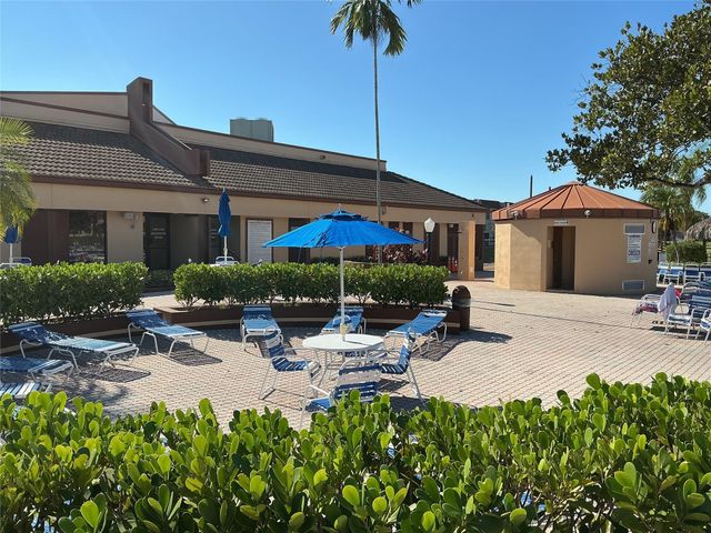 9481 Sunrise Lakes Boulevard 102, Sunrise, FL 33322