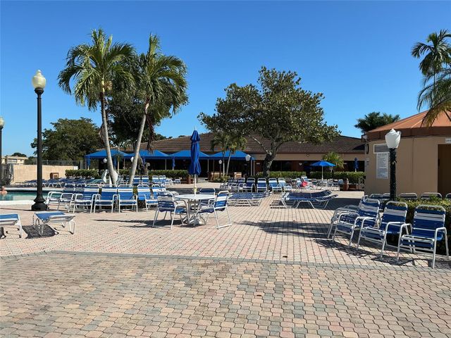 9481 Sunrise Lakes Boulevard 102, Sunrise, FL 33322