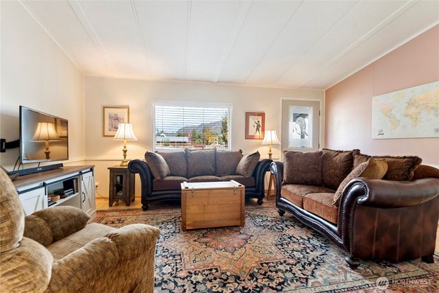 303 E 2nd Avenue, Twisp, WA 98856