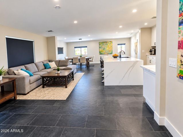 3021 E SAINT JOHN Road, Phoenix, AZ 85032