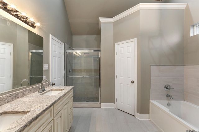 5753 Grand Dr, Baton Rouge, LA 70811
