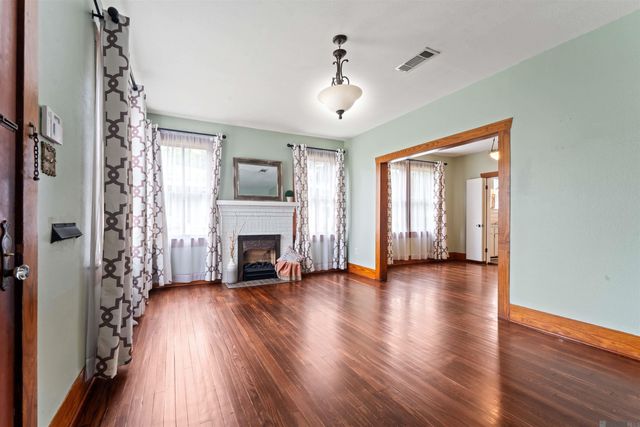 1827 Pericles St, Baton Rouge, LA 70808