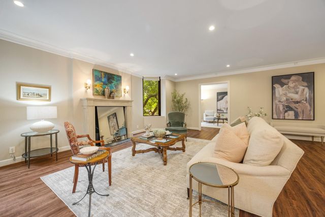 5555 Del Monte Drive 205, Houston, TX 77056