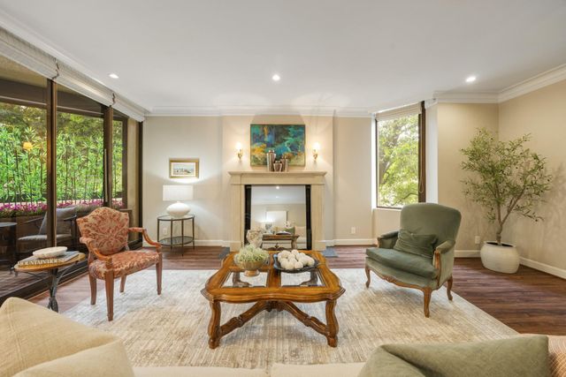 5555 Del Monte Drive 205, Houston, TX 77056