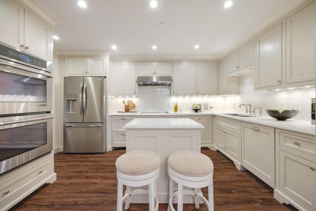 5555 Del Monte Drive 205, Houston, TX 77056