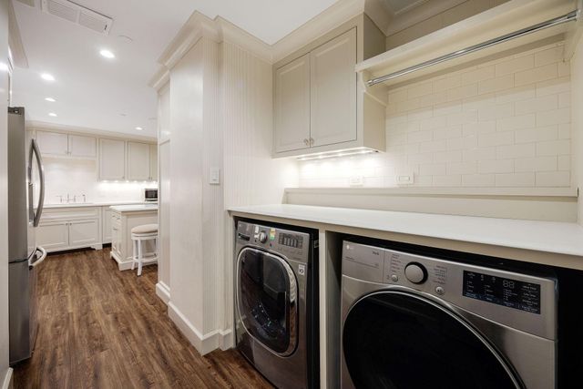 5555 Del Monte Drive 205, Houston, TX 77056